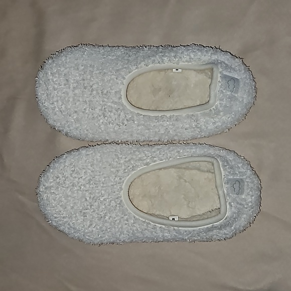 NEW World's Softest Women's Cozy Slippers Womens Medium Cream Non-Slip Soft - Picture 2 of 8